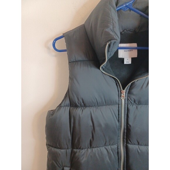 Old Navy Quilted Puffer Vest Womens M Black Zip Pockets Mock Neck Lightweight - Picture 3 of 10